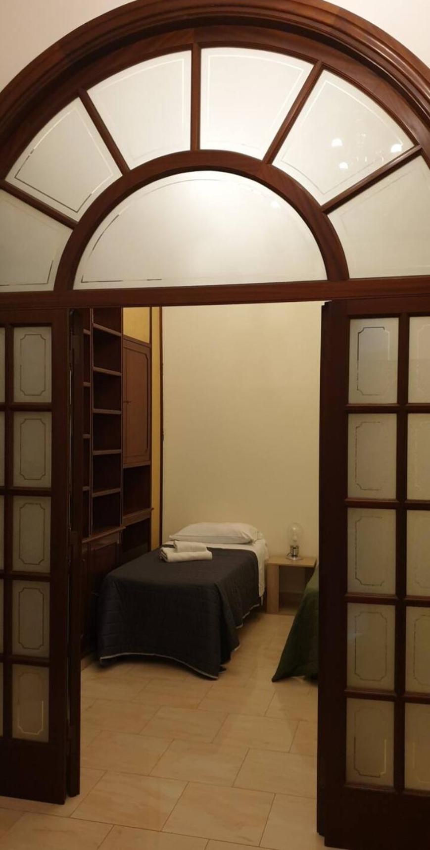 Apartment The Dante By Houseinnaples Neapel